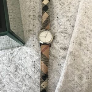 Burberry Accessories - Burberry Watch Burberry Accessories - Burberry Watch